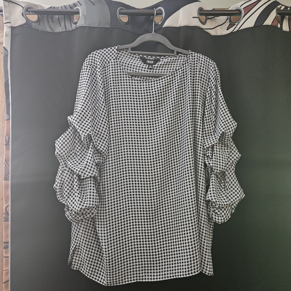 Black and White Checkered Ruffle Sleeve Blouse